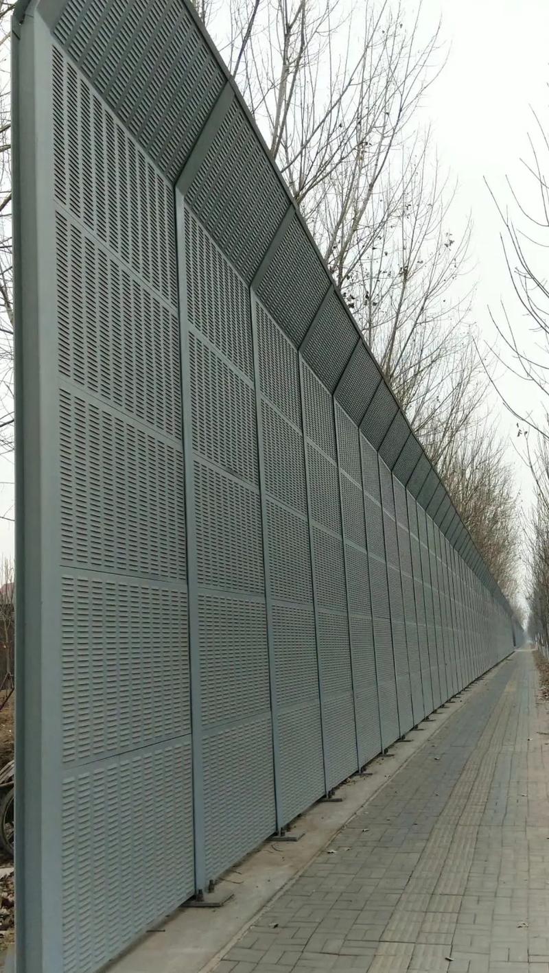 聲屏障 聲屏障廠家 聲屏障定制.聲屏障由高密度泡沫板和隔音氈