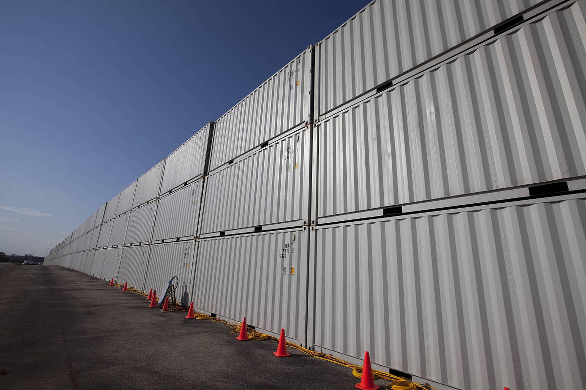 隔聲屏障有哪些類型介紹.隔聲屏障按材質(zhì)分類又可以分為以下幾類:金屬